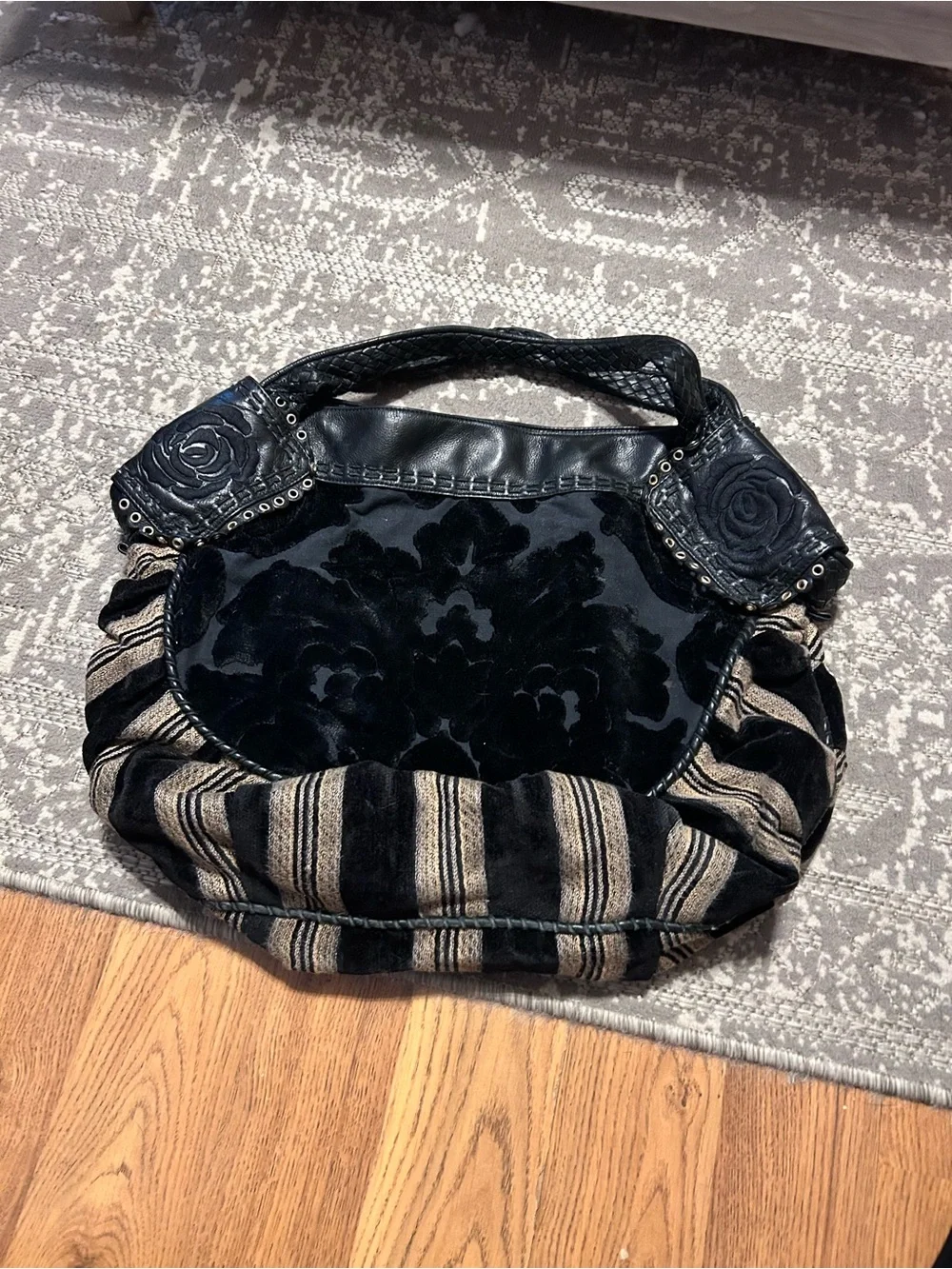 Isabella Fiore Elegant Black & Beige Patterned Women's Shoulder Bag